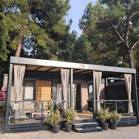 Hemy Casa - Lux Mobile Homes 罗维尼 外观 照片