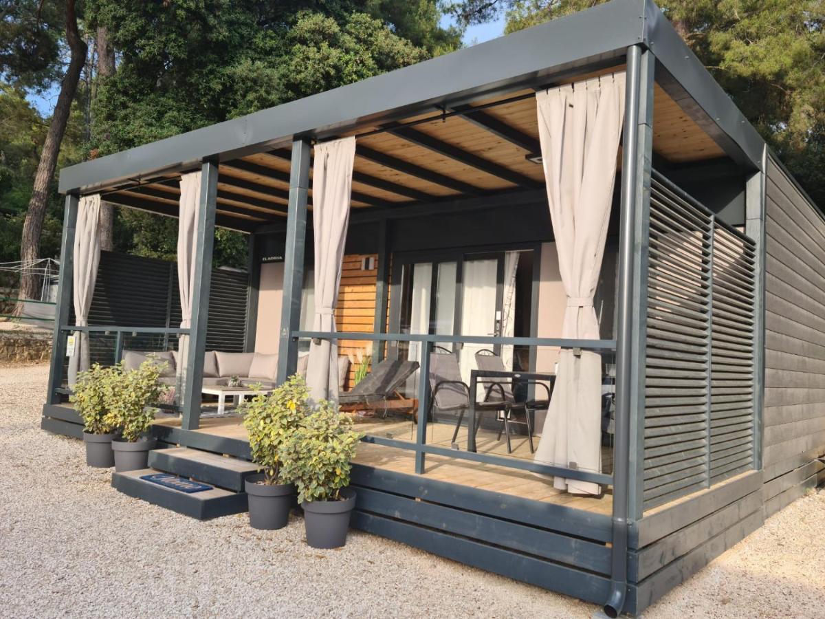 Hemy Casa - Lux Mobile Homes 罗维尼 外观 照片