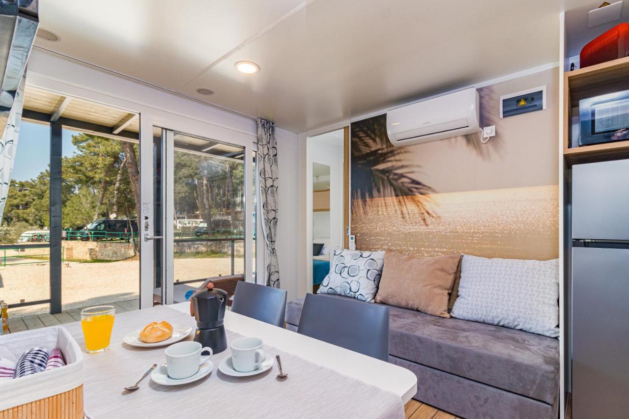 Hemy Casa - Lux Mobile Homes 罗维尼 外观 照片