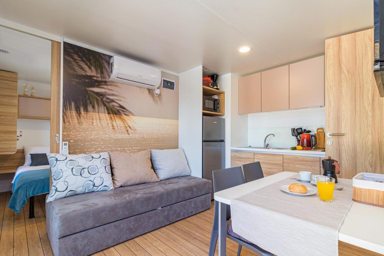 Hemy Casa - Lux Mobile Homes 罗维尼 外观 照片
